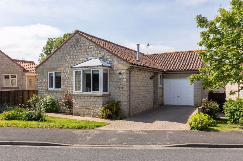 2 bedroom Detached bungalow For Sale