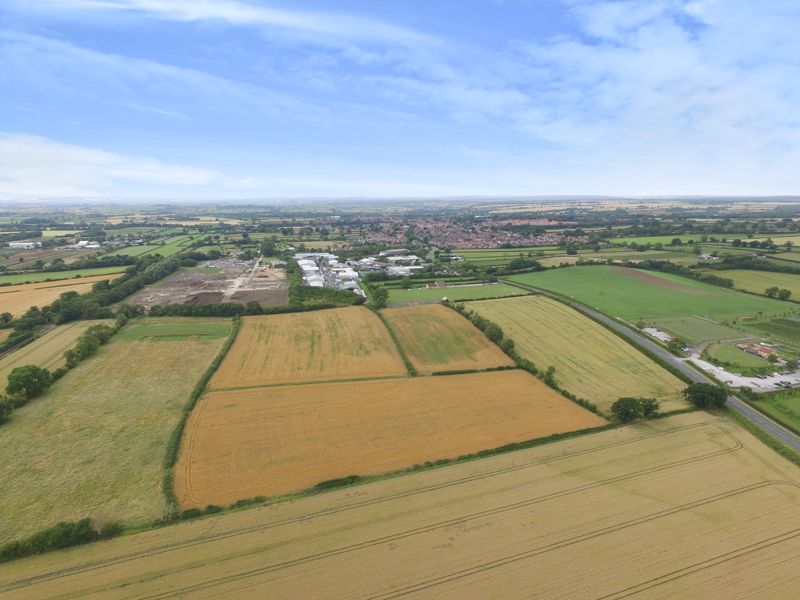  Equestrian facility For Sale