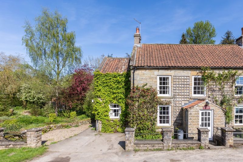 3 bedroom Cottage Under Offer