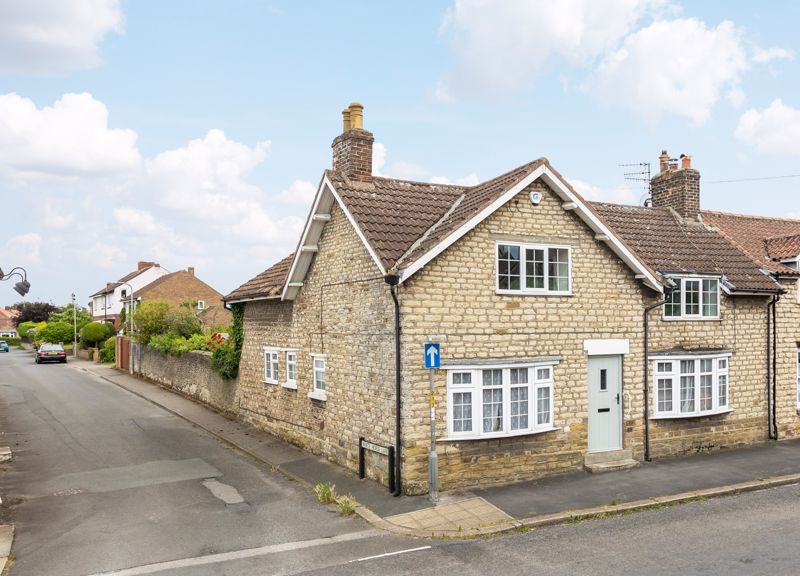 4 bedroom Cottage For Sale
