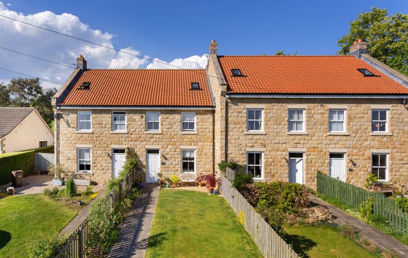 4 bedroom House (unspecified) Under Offer
