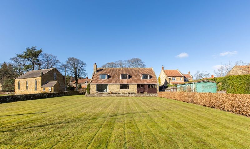 4 bedroom Detached house Under Offer