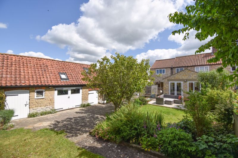 4 bedroom Cottage For Sale