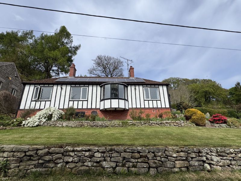 3 bedroom Detached house Under Offer