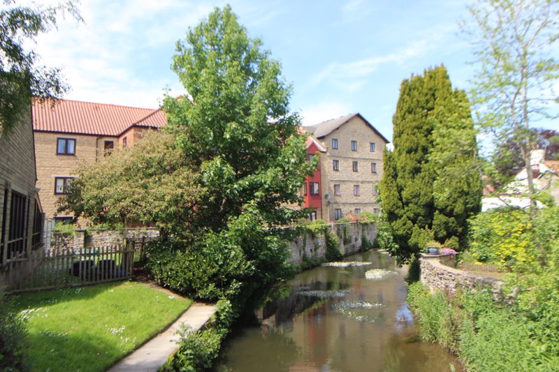 2 bedroom Apartment Under Offer
