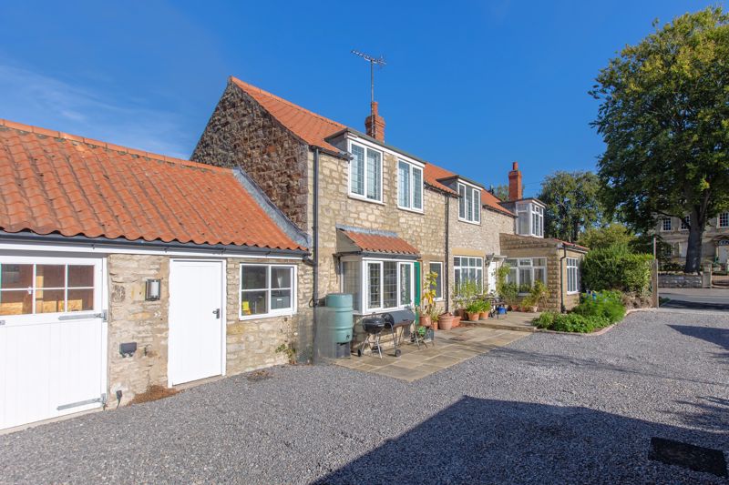 3 bedroom Cottage For Sale