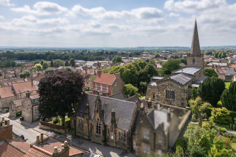 4 bedroom House (unspecified) Under Offer