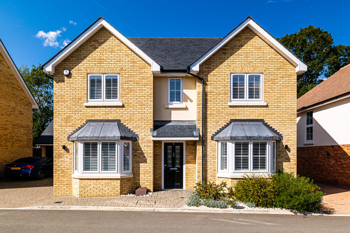 5 bedroom Detached house For Sale