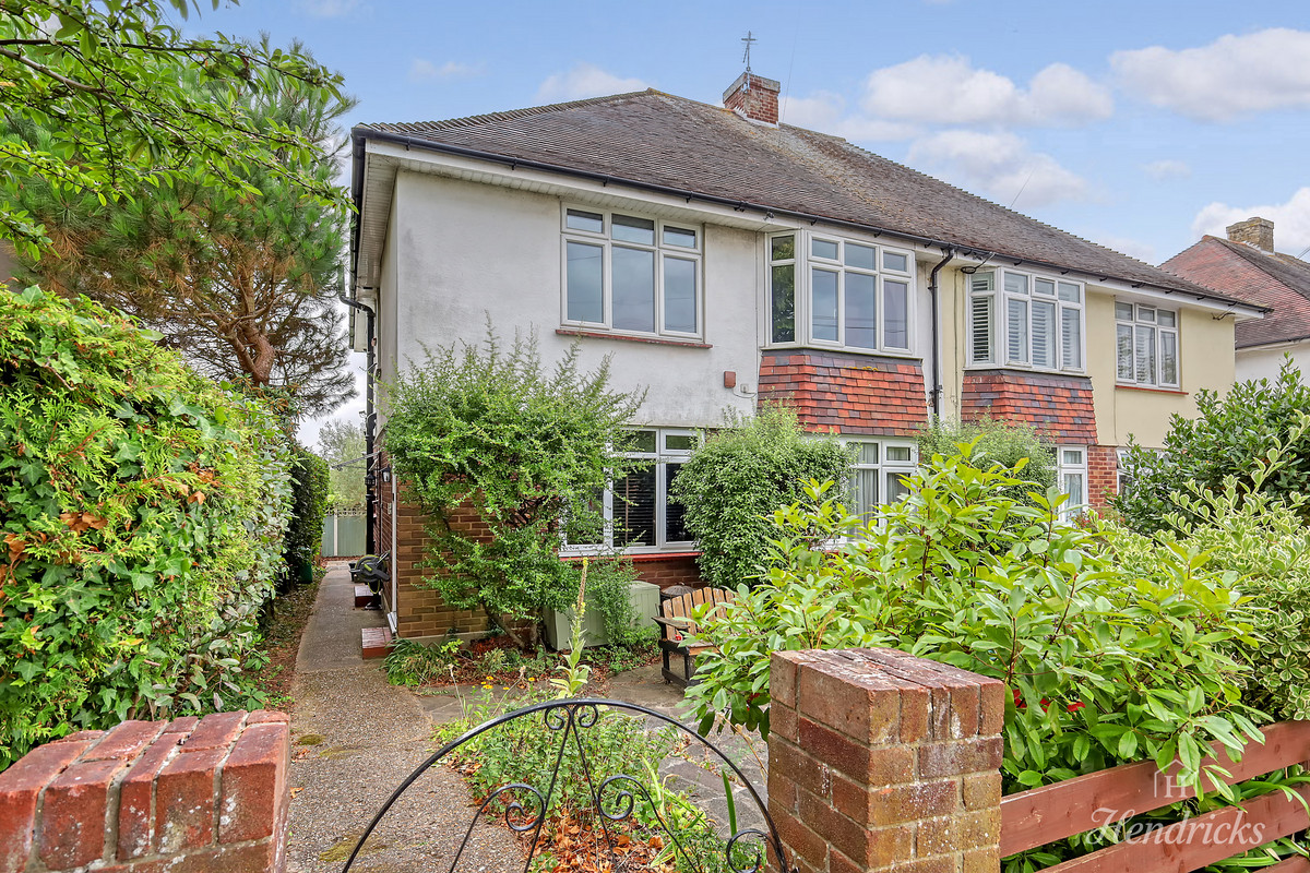 2 bedroom Flat Under Offer