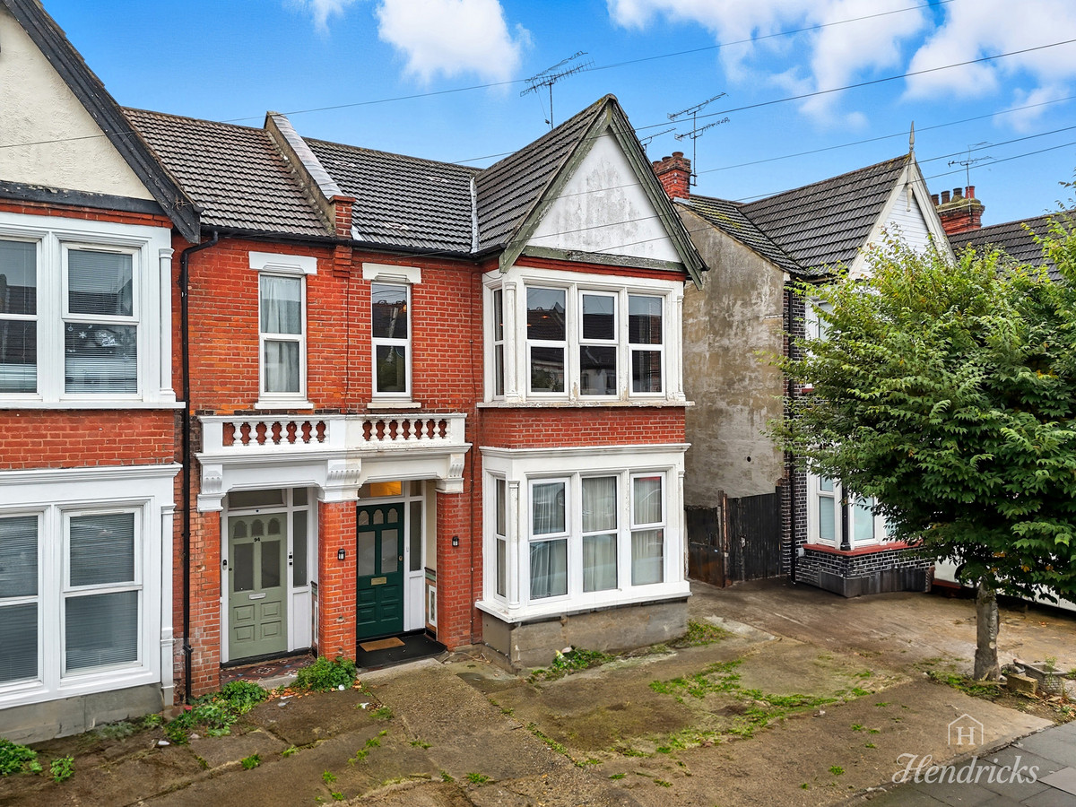 3 bedroom Flat Under Offer