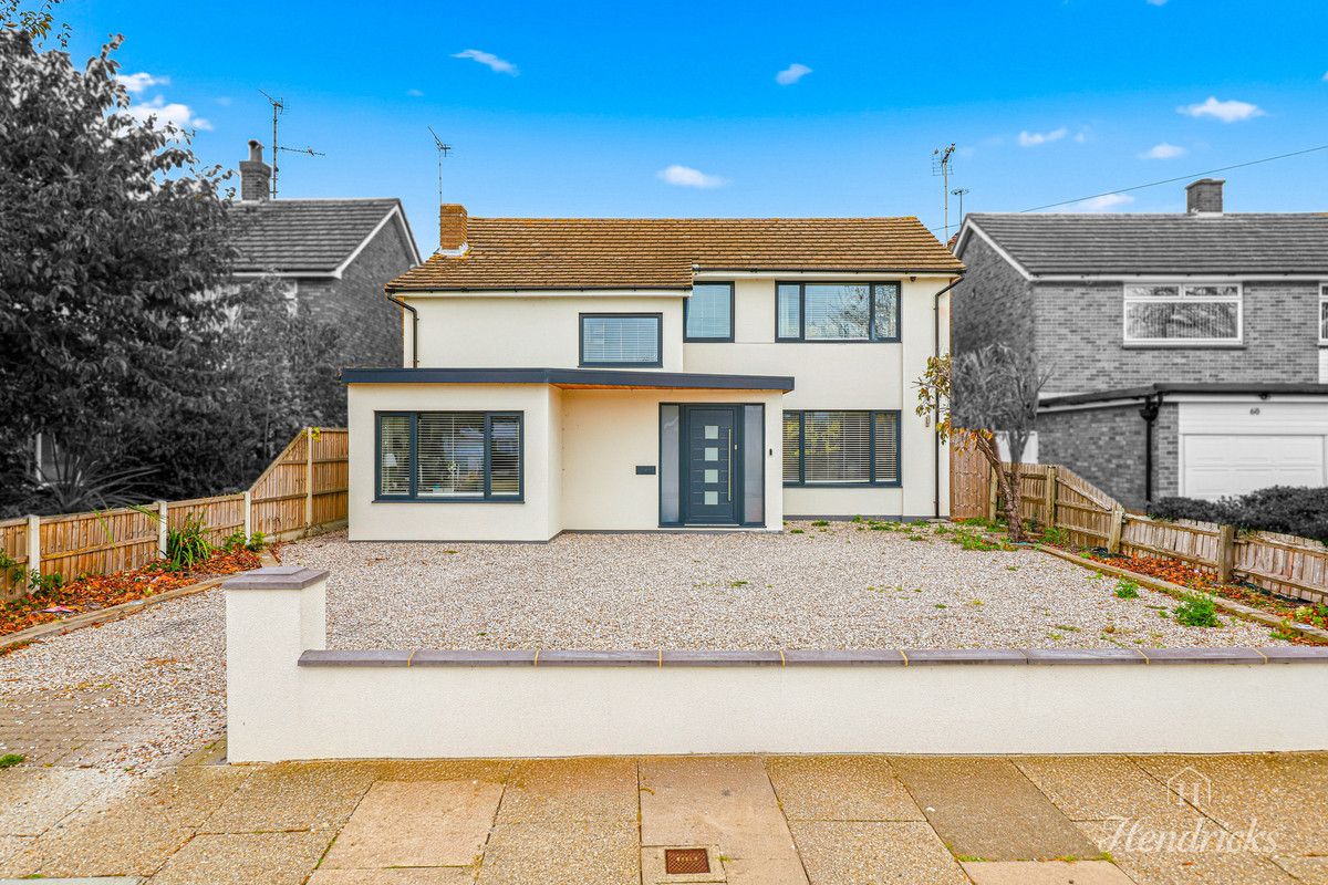 4 bedroom Detached house Under Offer