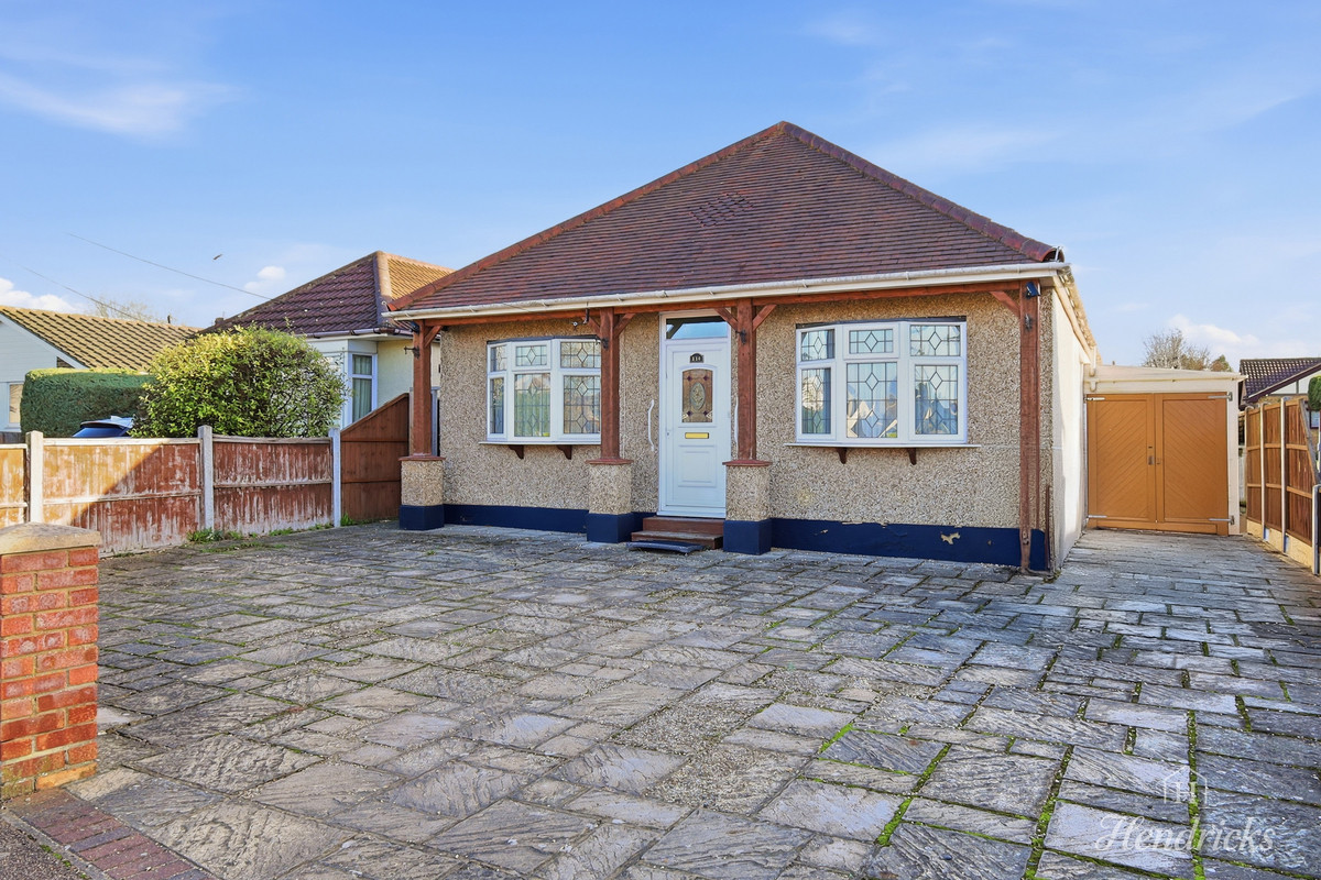 3 bedroom Bungalow Under Offer