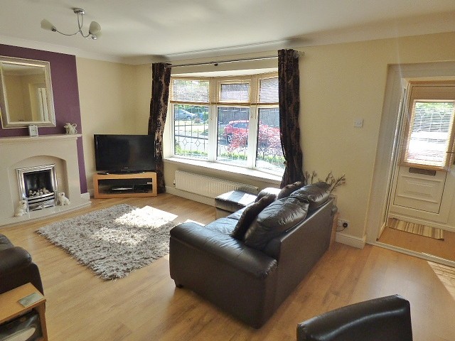 3 bedroom Detached house Under Offer