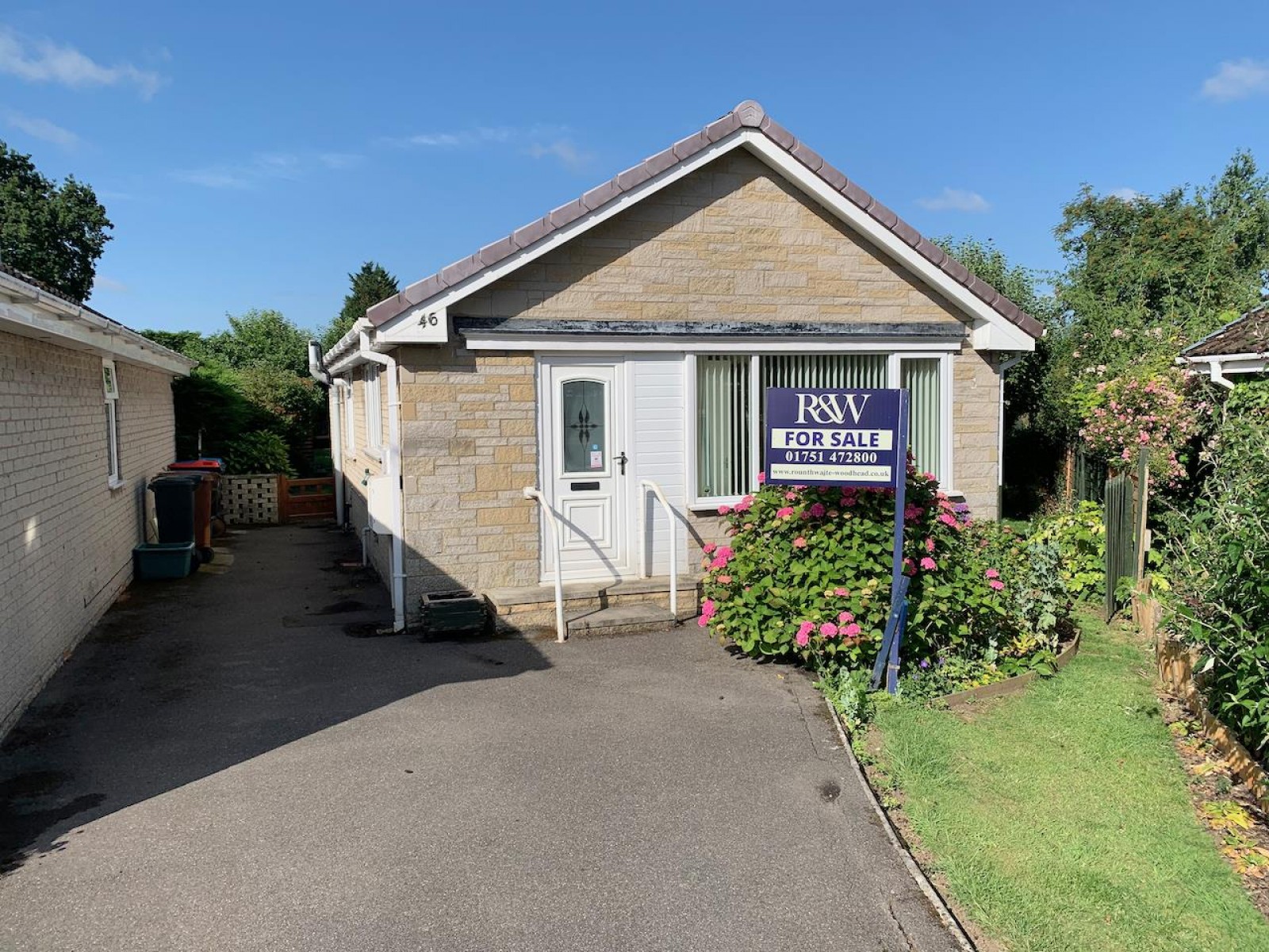 3 bedroom Detached bungalow For Sale