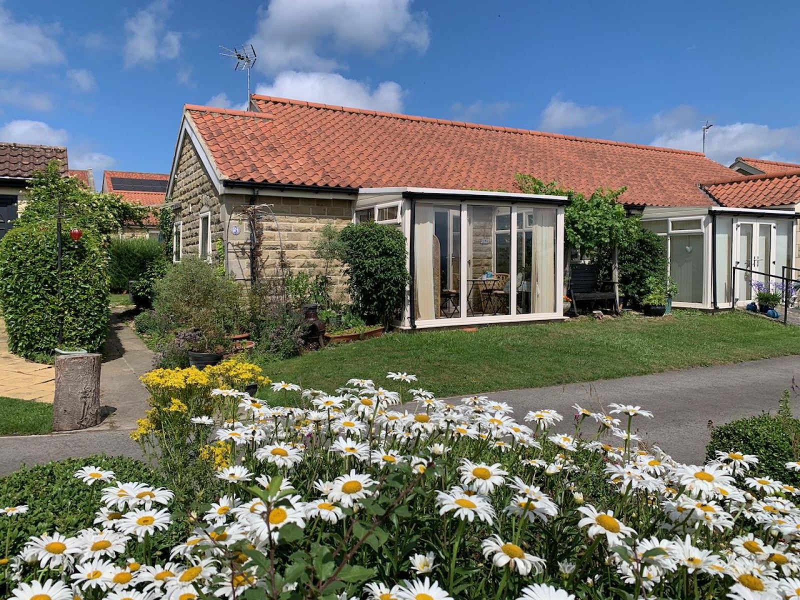 2 bedroom Bungalow For Sale