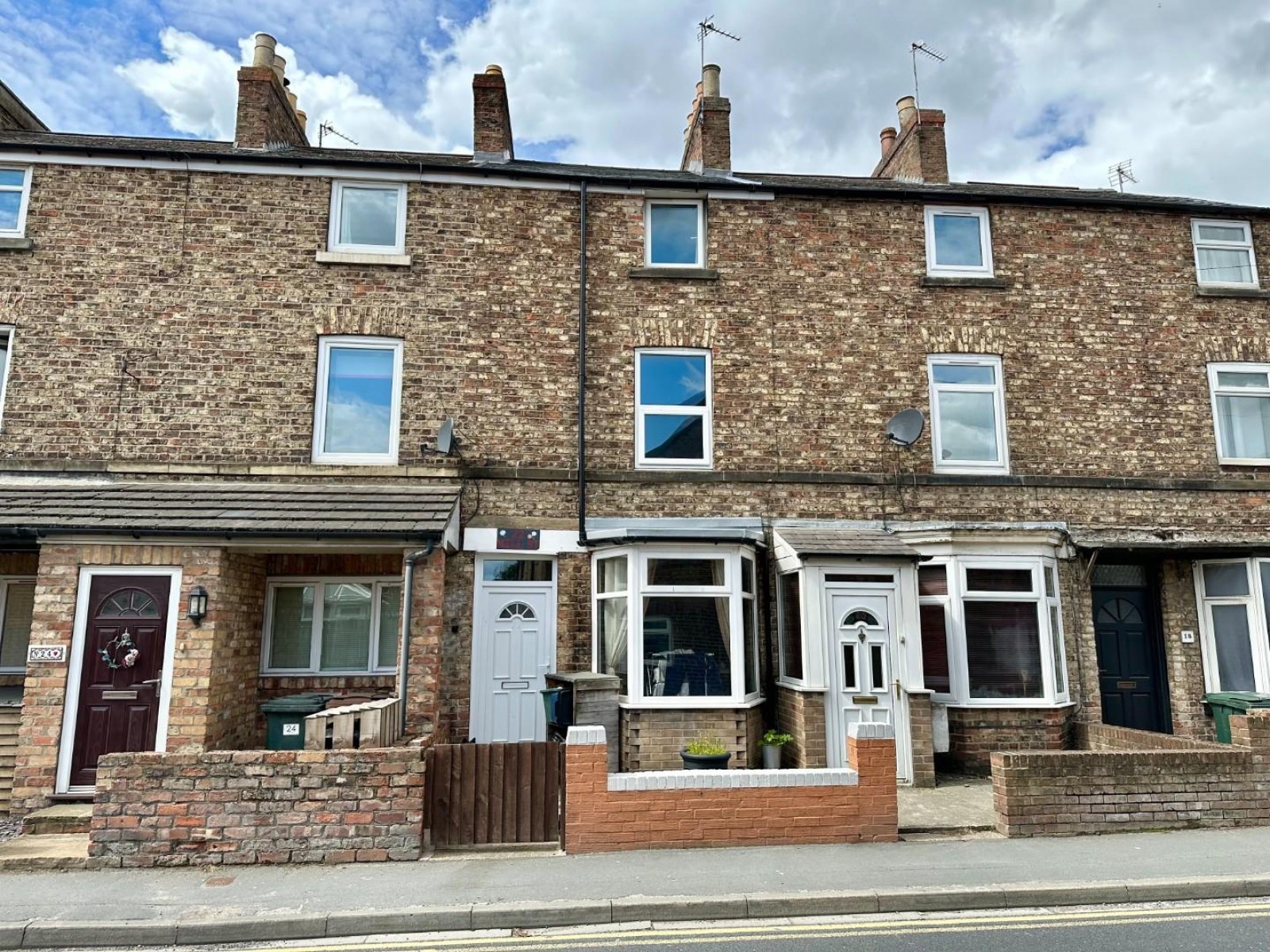 3 bedroom Town house Let