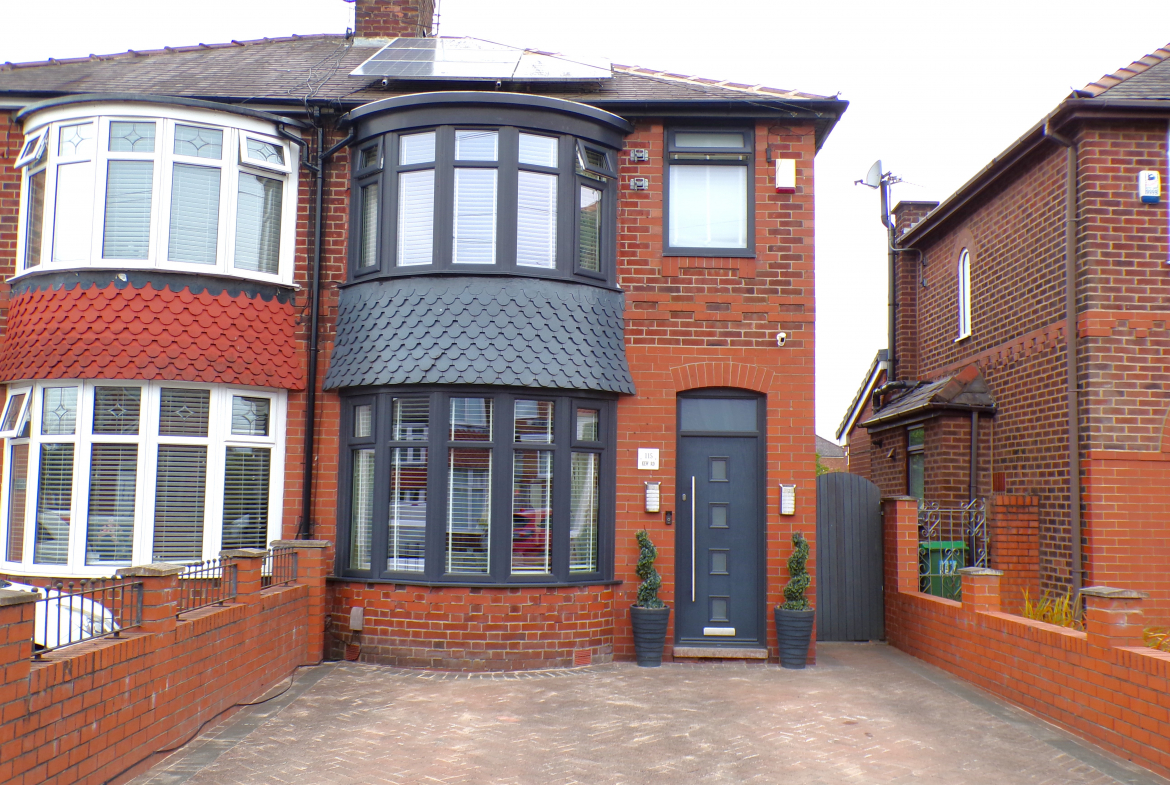 3 bedroom Semi-detached house For Sale