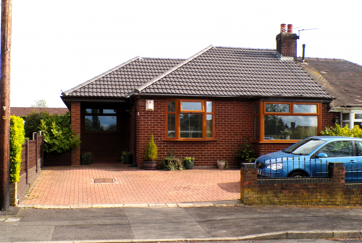 4 bedroom Bungalow Under Offer