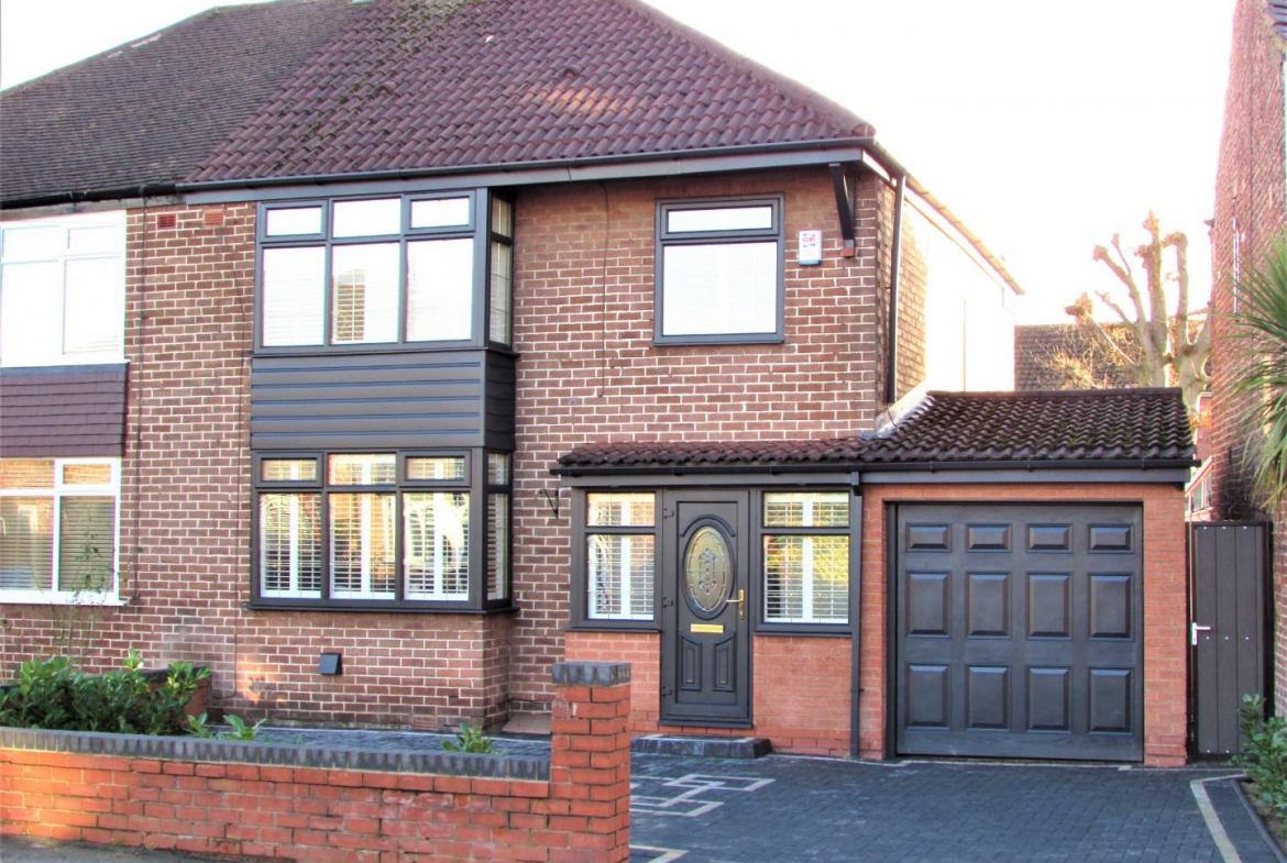 4 bedroom Semi-detached house For Sale
