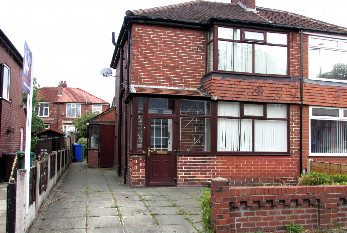 3 bedroom Semi-detached house For Sale