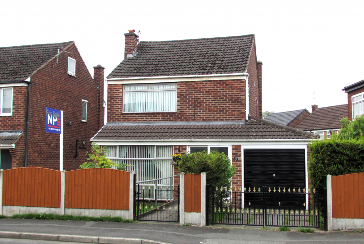 3 bedroom Detached house For Sale