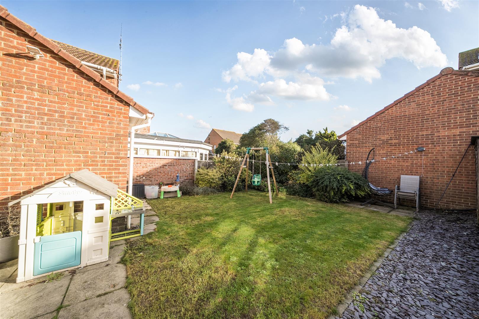 3 bedroom Detached house Under Offer