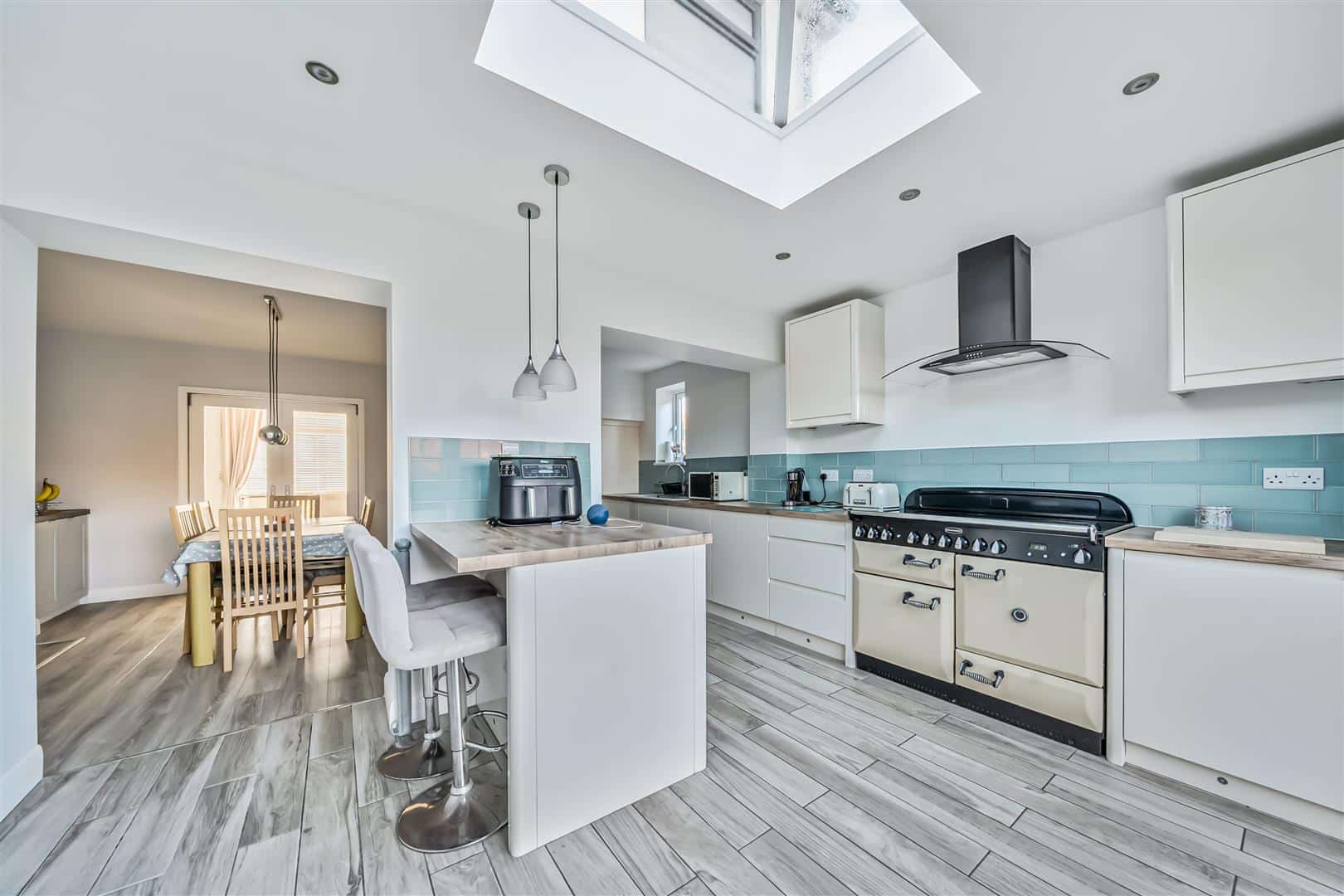 4 bedroom End of terrace house For Sale