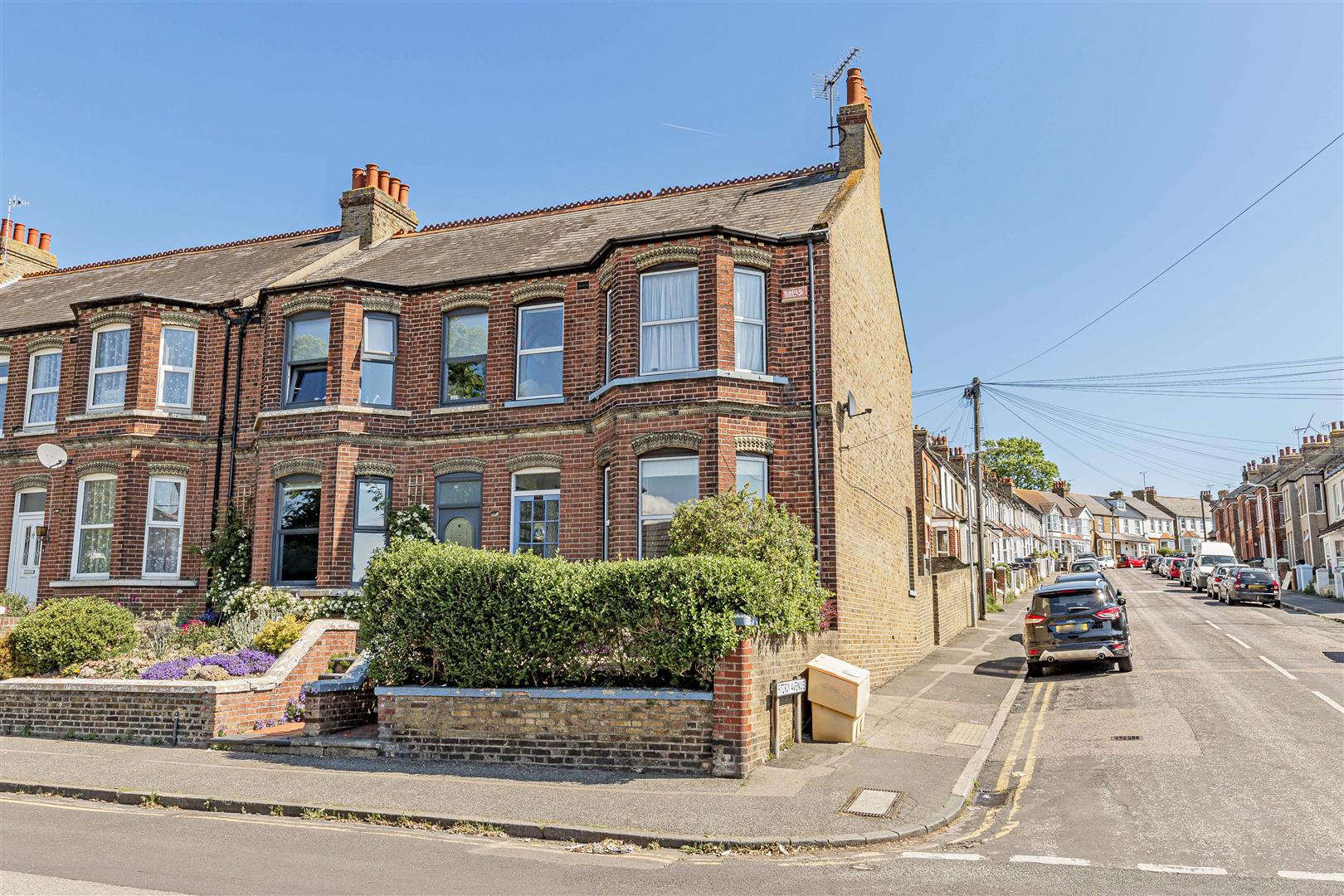 4 bedroom End of terrace house For Sale