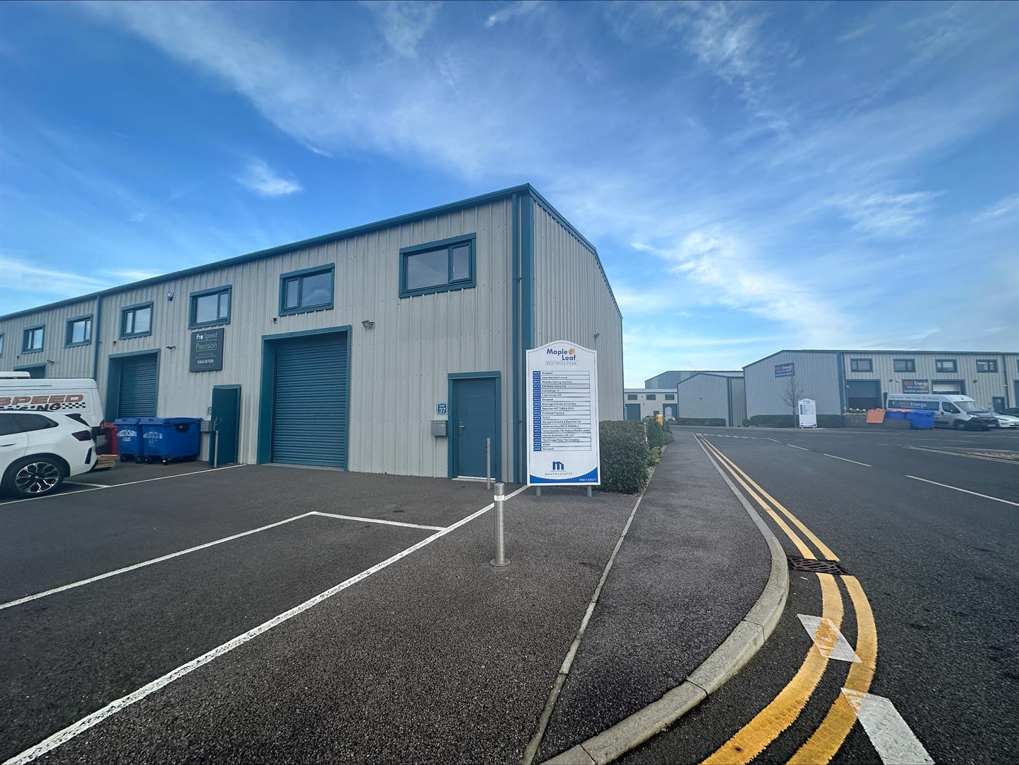  End of terrace house Under Offer
