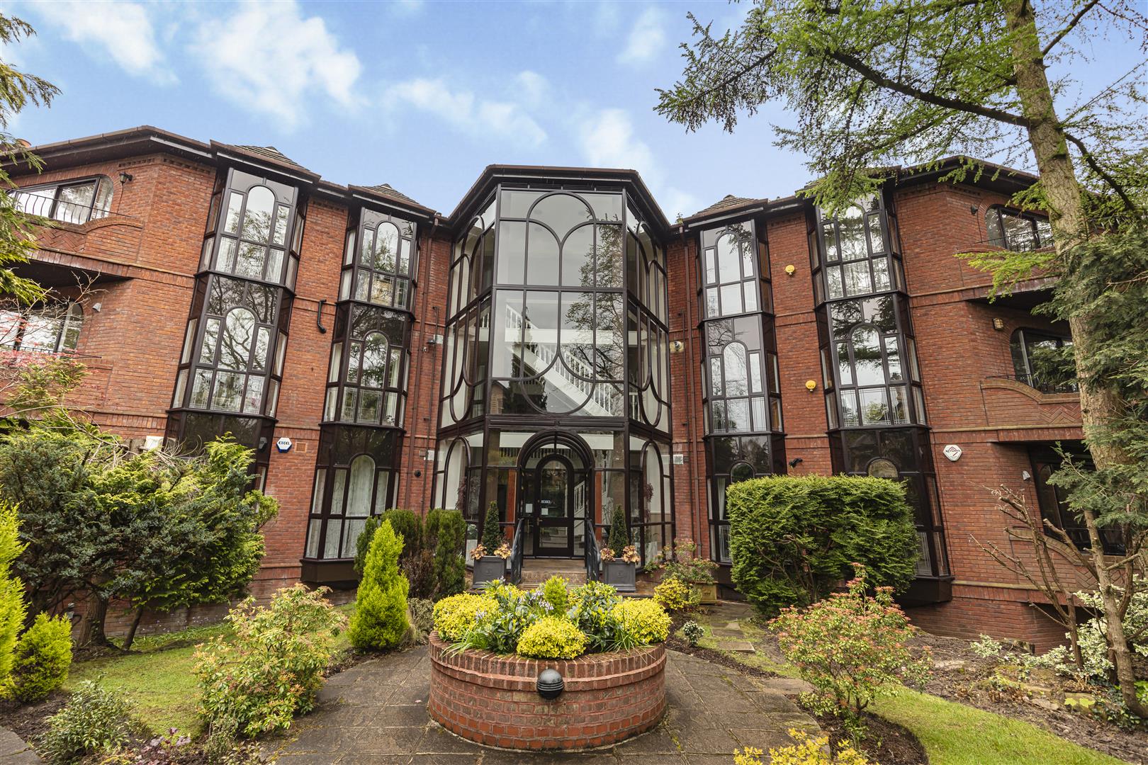 3 bedroom Apartment For Sale