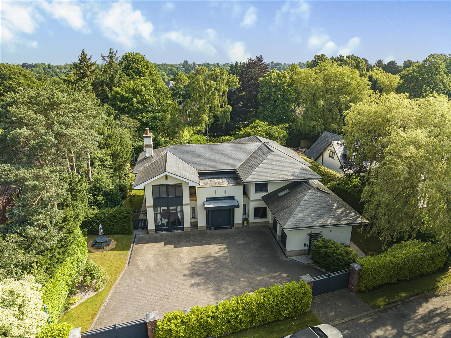 6 bedroom Detached house For Sale