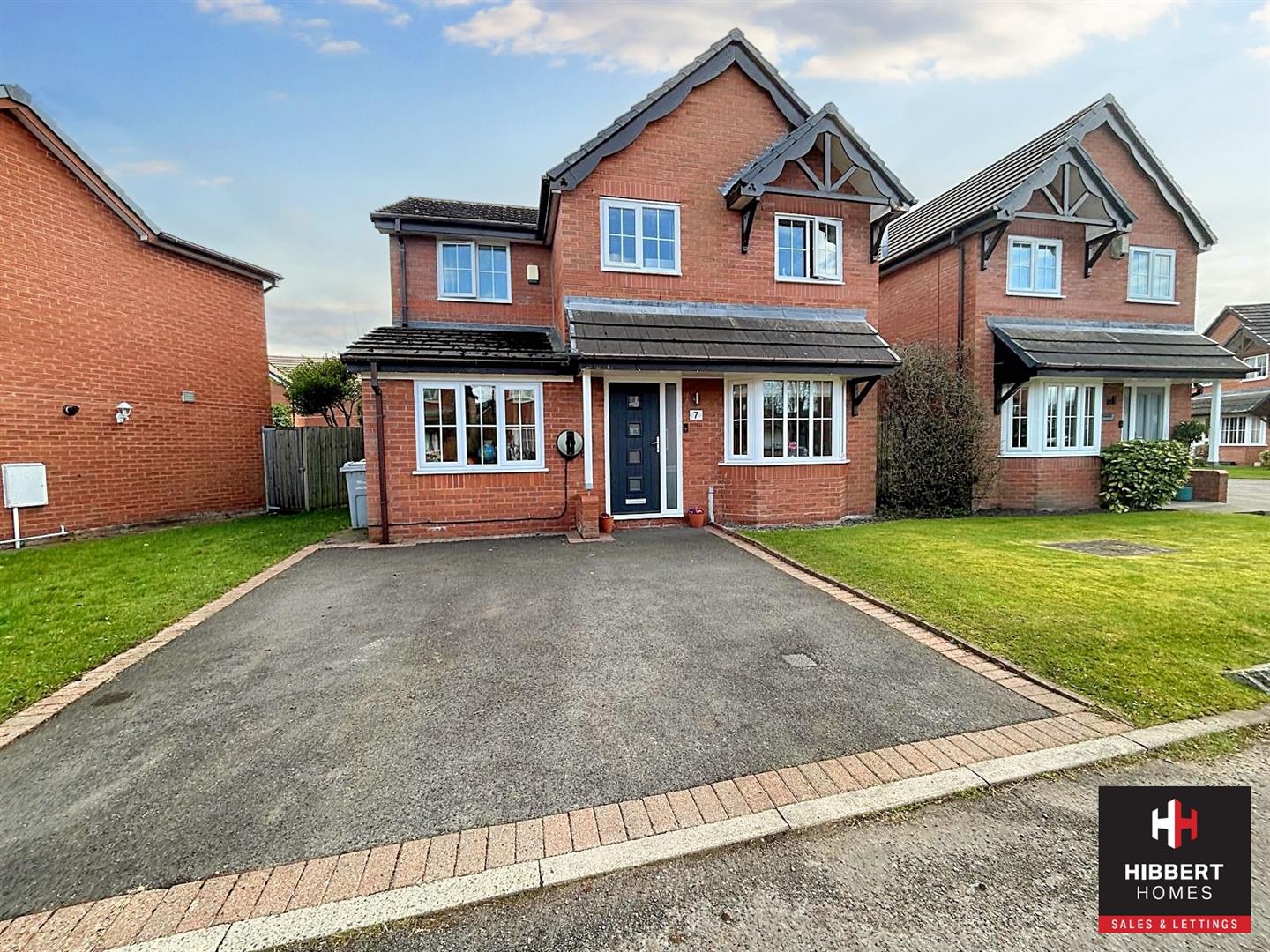 4 bedroom Detached house Under Offer
