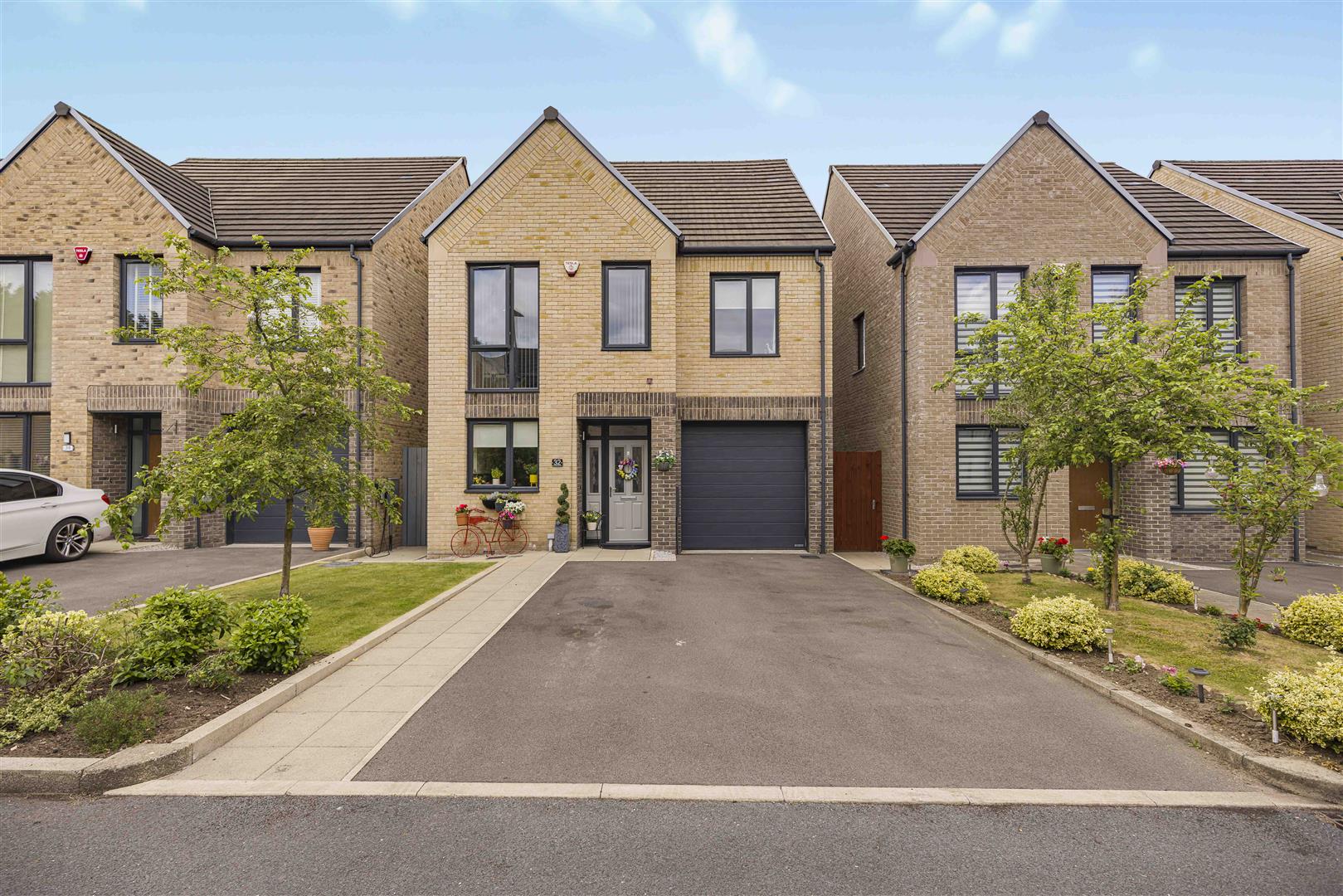 4 bedroom Detached house Under Offer