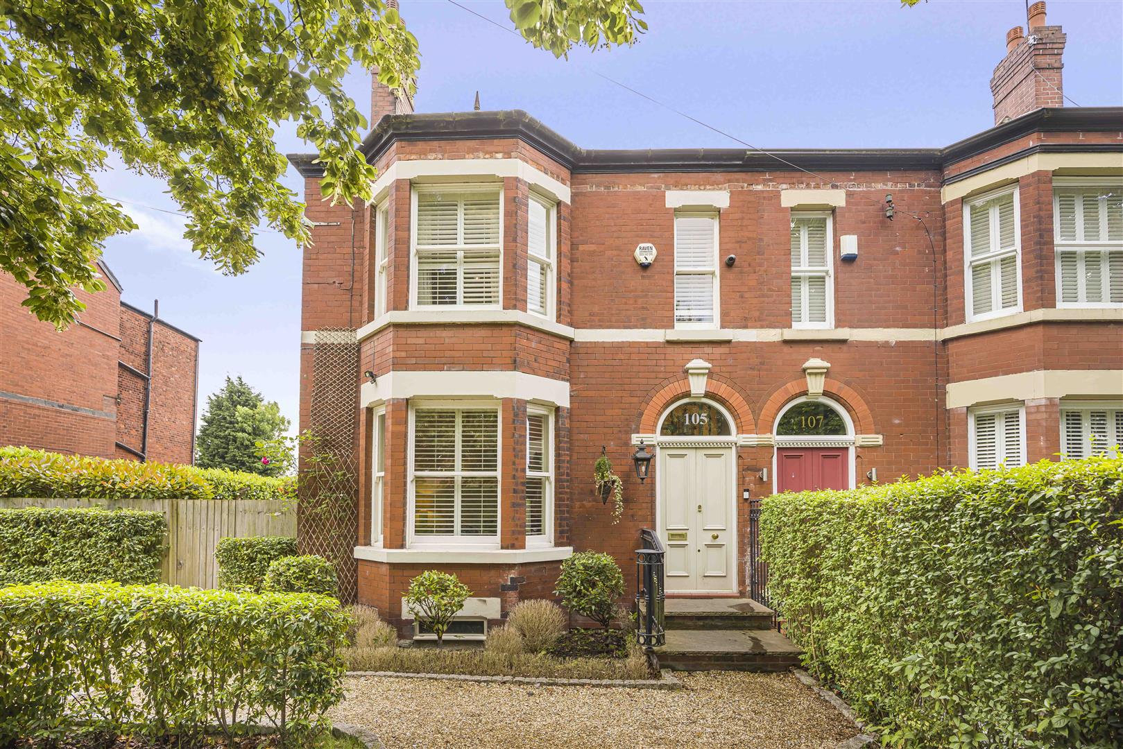 5 bedroom Semi-detached house For Sale