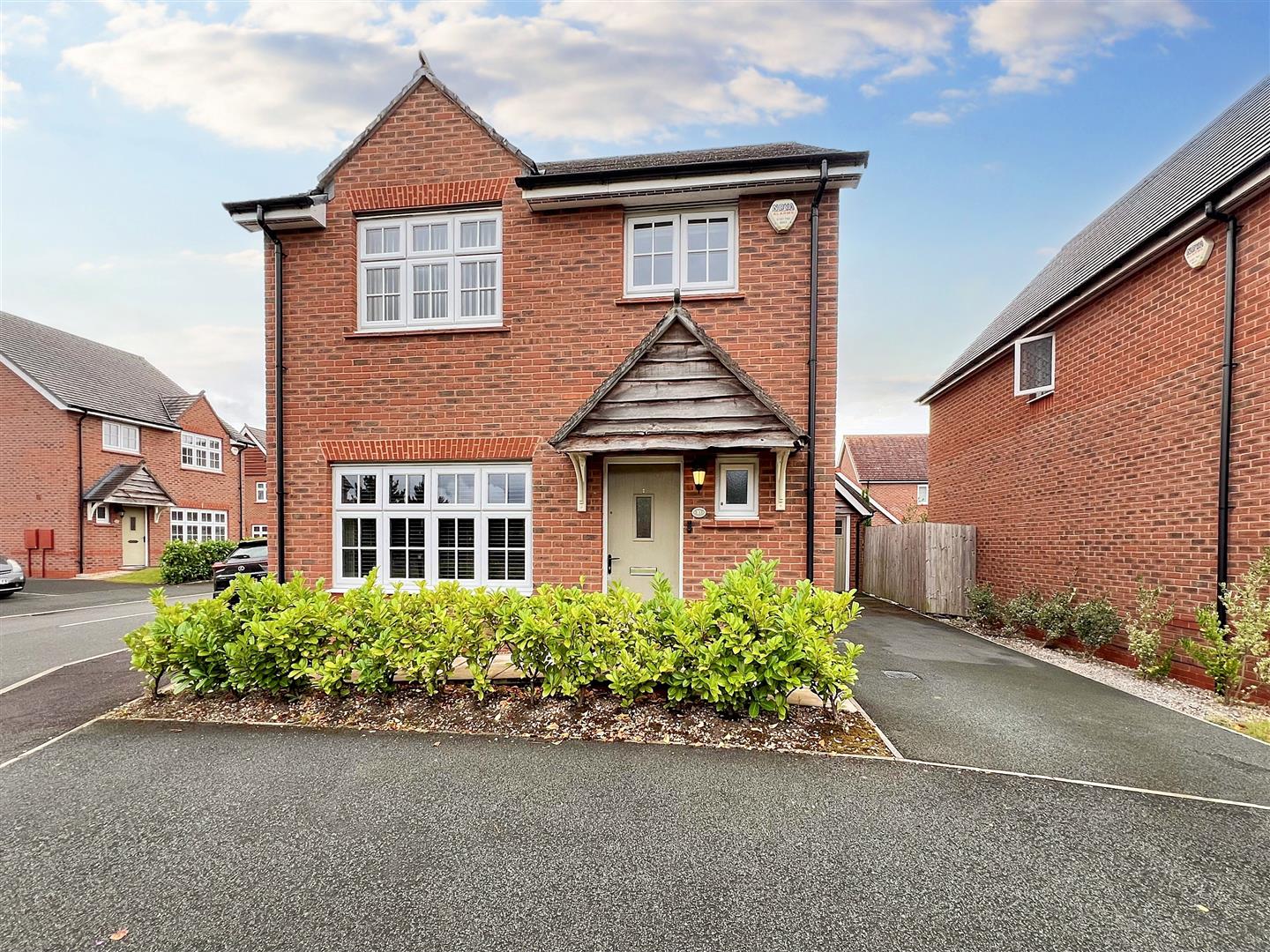 4 bedroom Detached house Under Offer