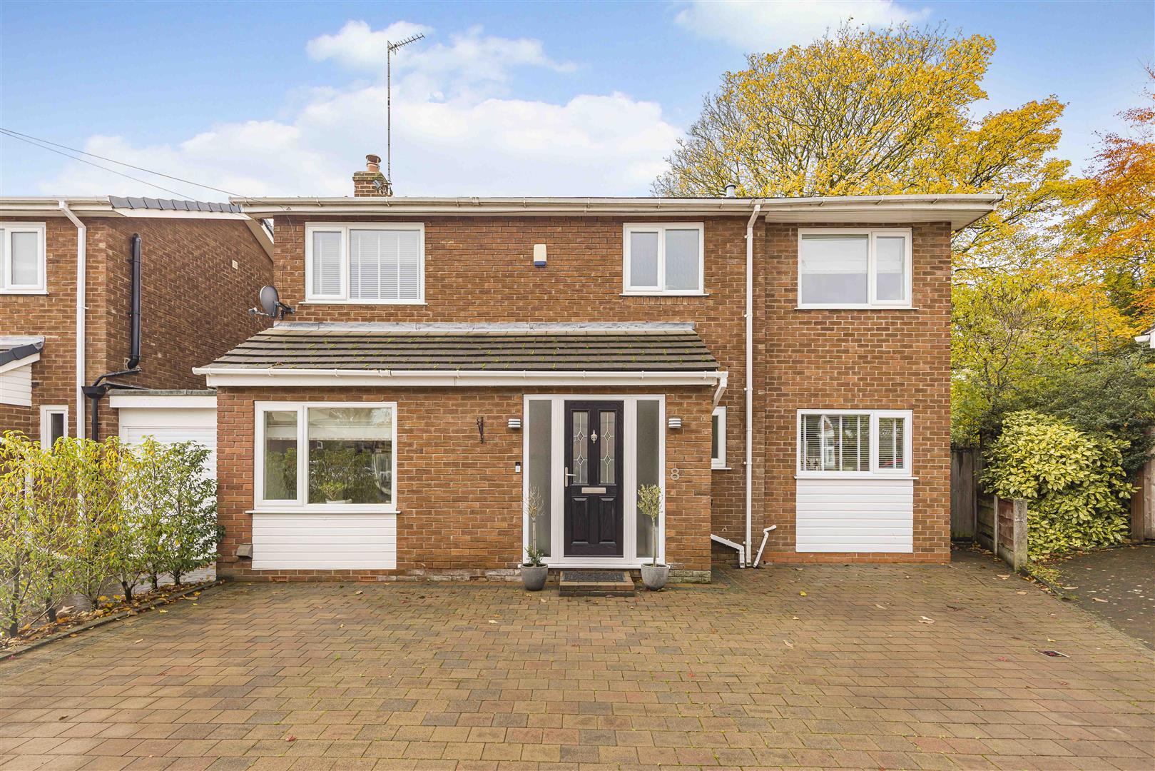 4 bedroom Link detached house For Sale