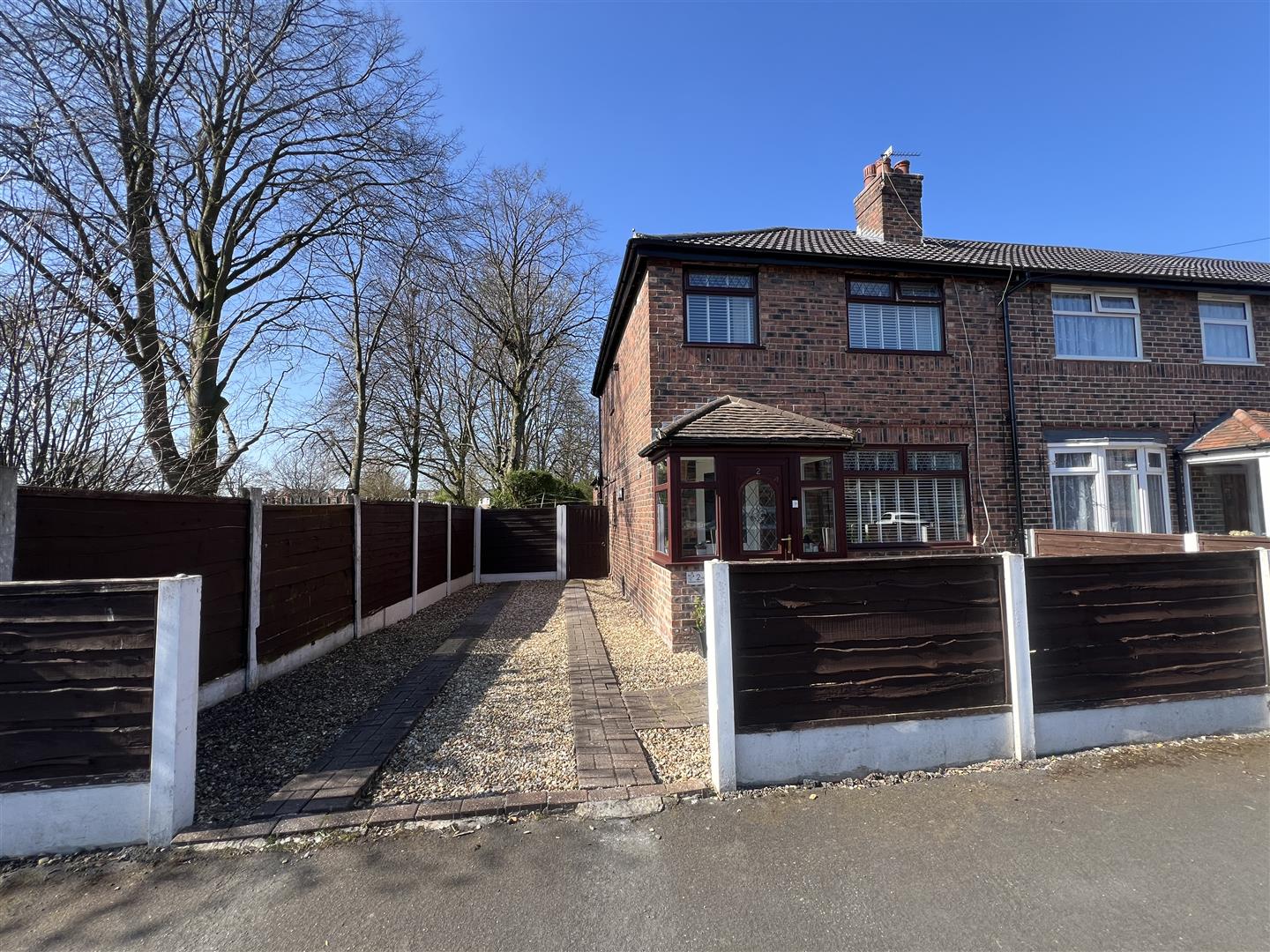 3 bedroom End of terrace house Under Offer