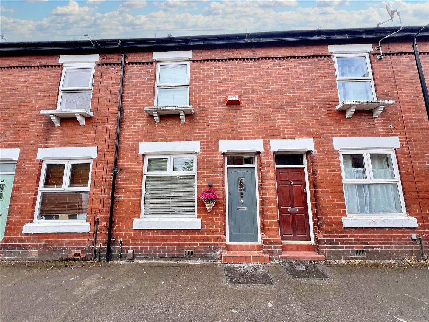 2 bedroom Terraced House Under Offer