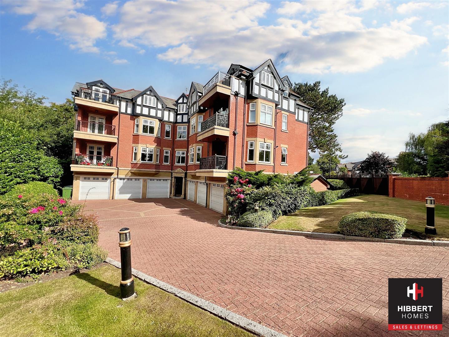 3 bedroom Apartment Under Offer