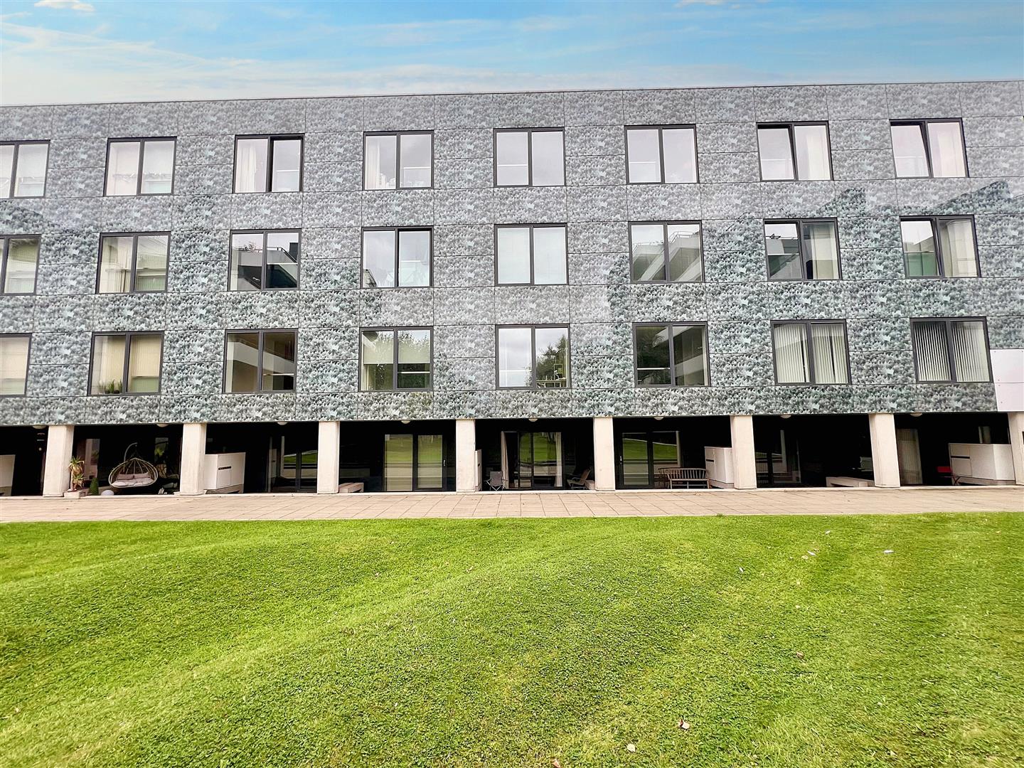 1 bedroom Apartment For Sale