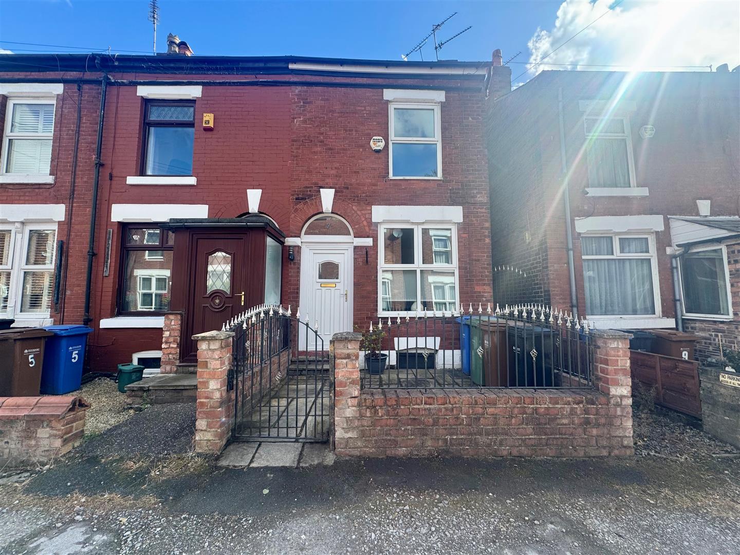 2 bedroom End of terrace house Under Offer