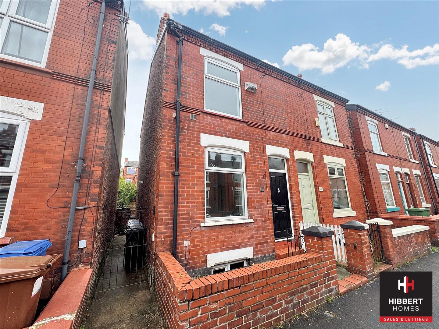 2 bedroom Semi-detached house For Sale
