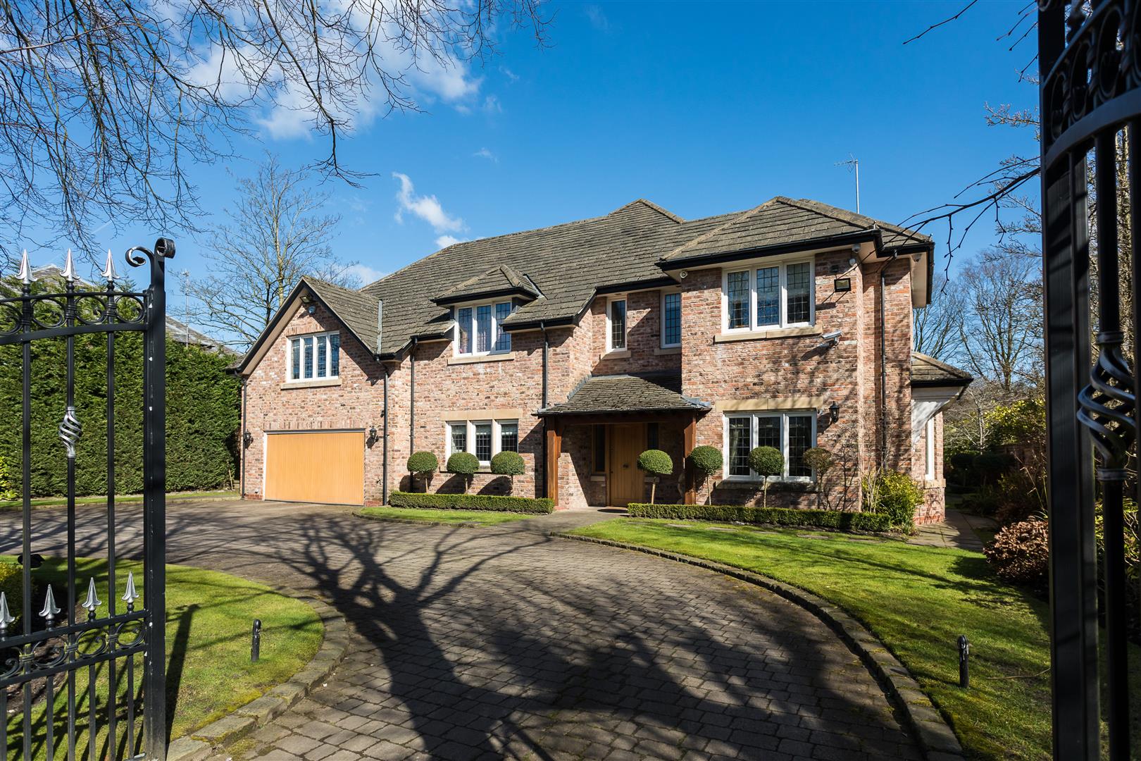 5 bedroom Detached house To Let