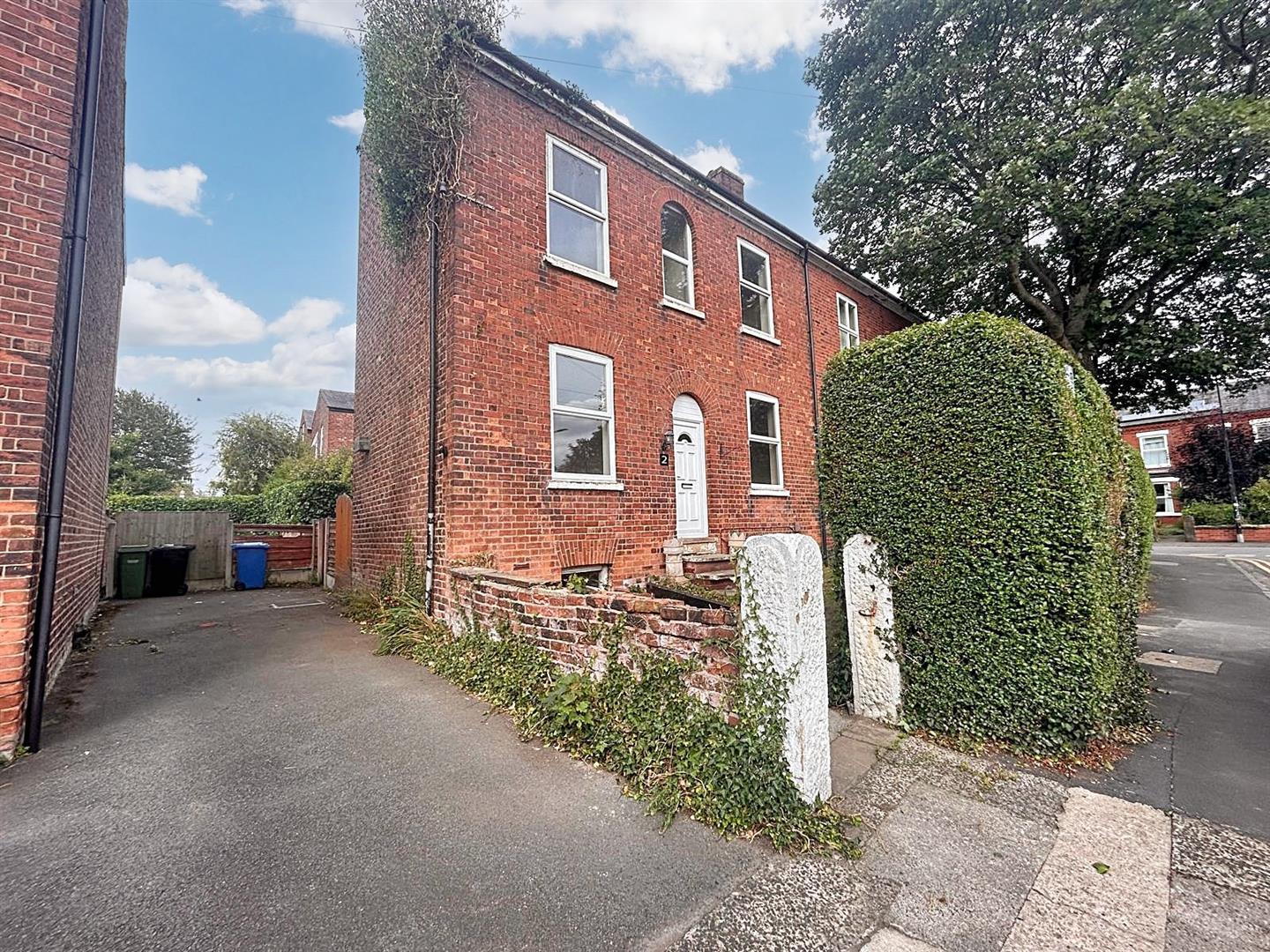 2 bedroom End of terrace house Under Offer