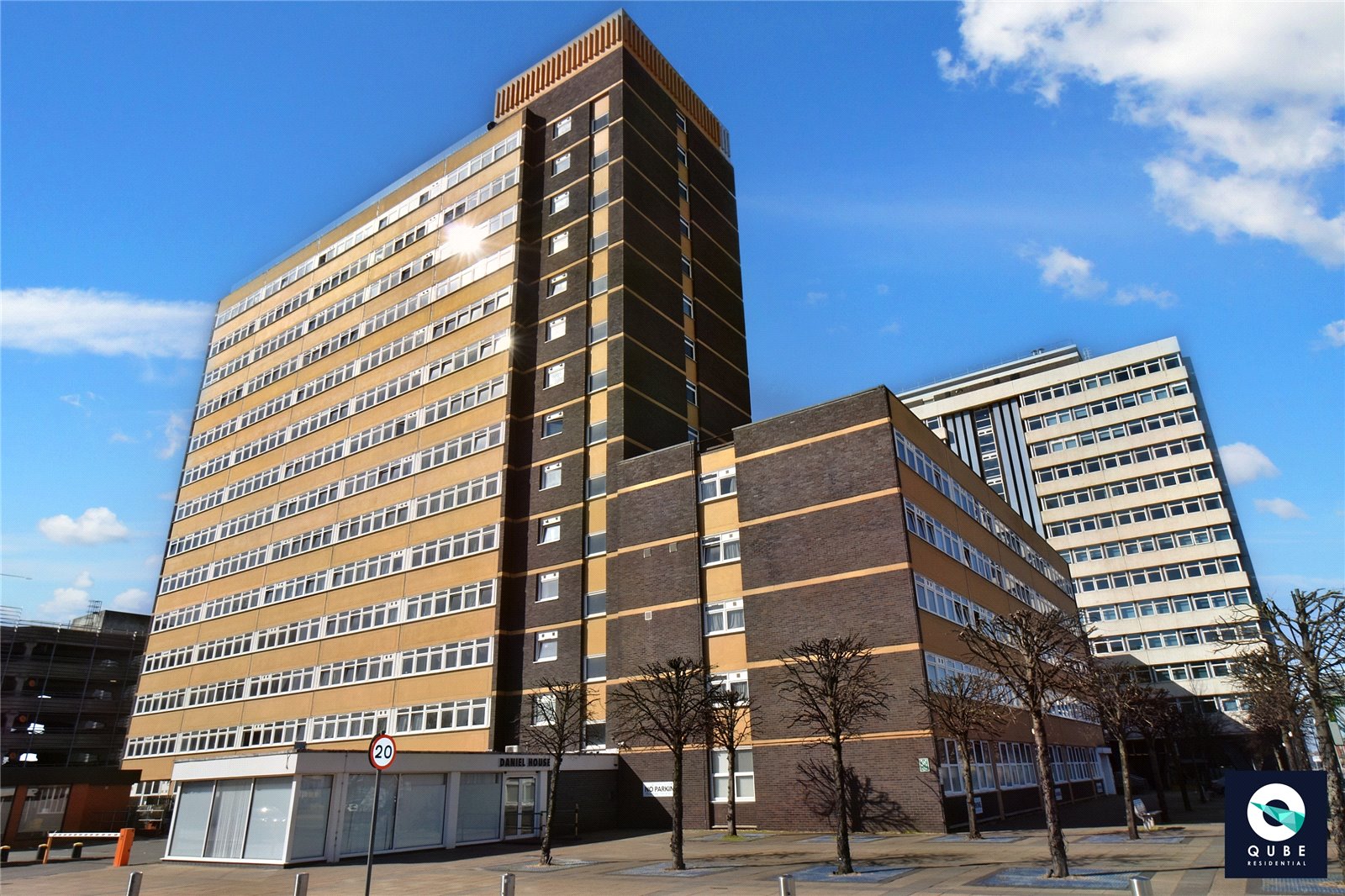 2 bedroom Flat For Sale