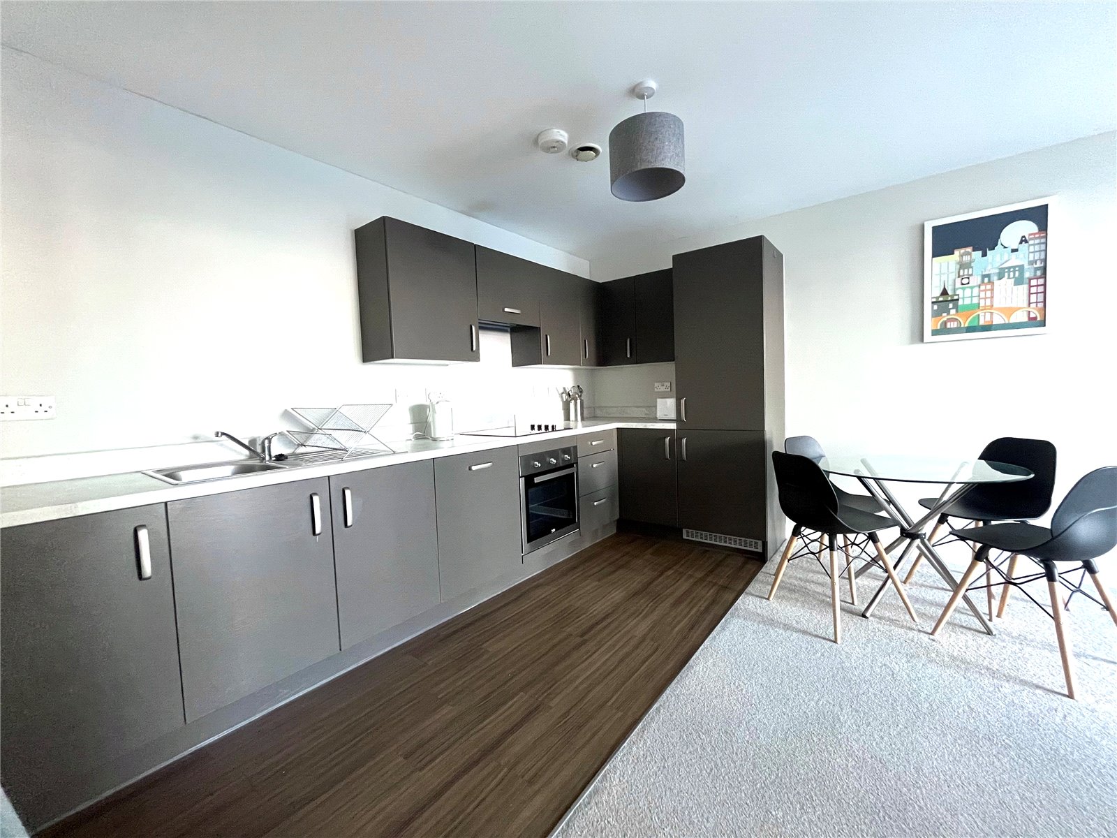2 bedroom Flat To Let