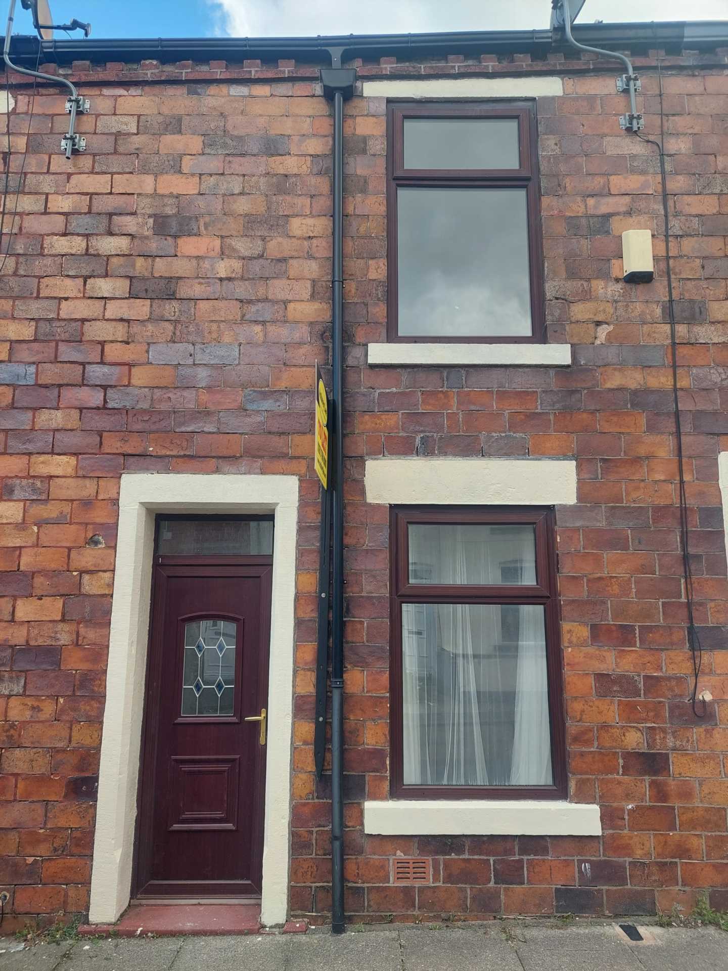 2 bedroom Terraced House To Let