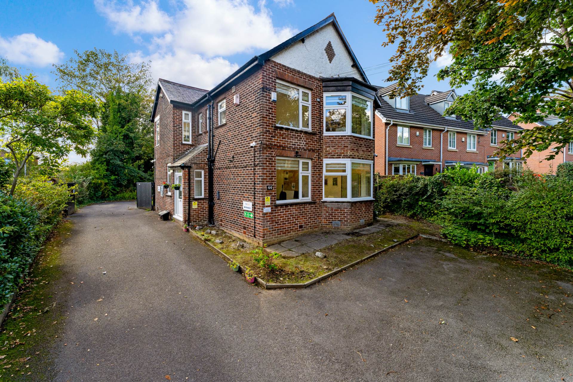 4 bedroom Detached house Under Offer