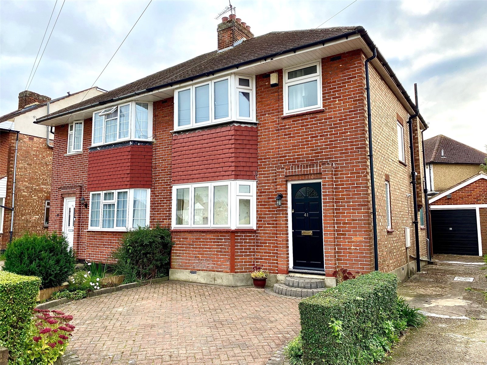3 bedroom Semi-detached house Sold