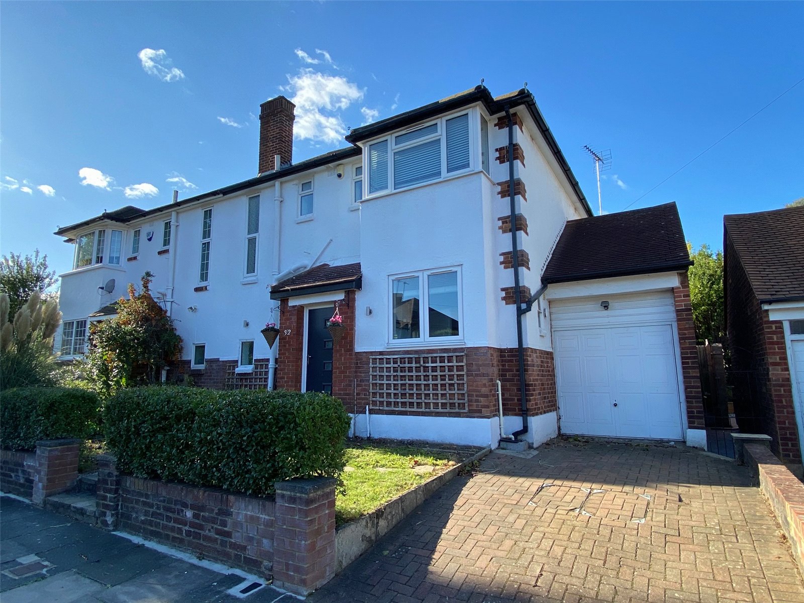 3 bedroom Semi-detached house Sold